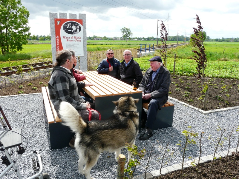 Einweihung Maria Michel Platz 20140072.JPG